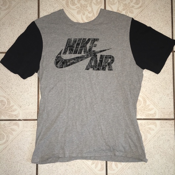 Nike T-Shirt - Picture 1 of 3